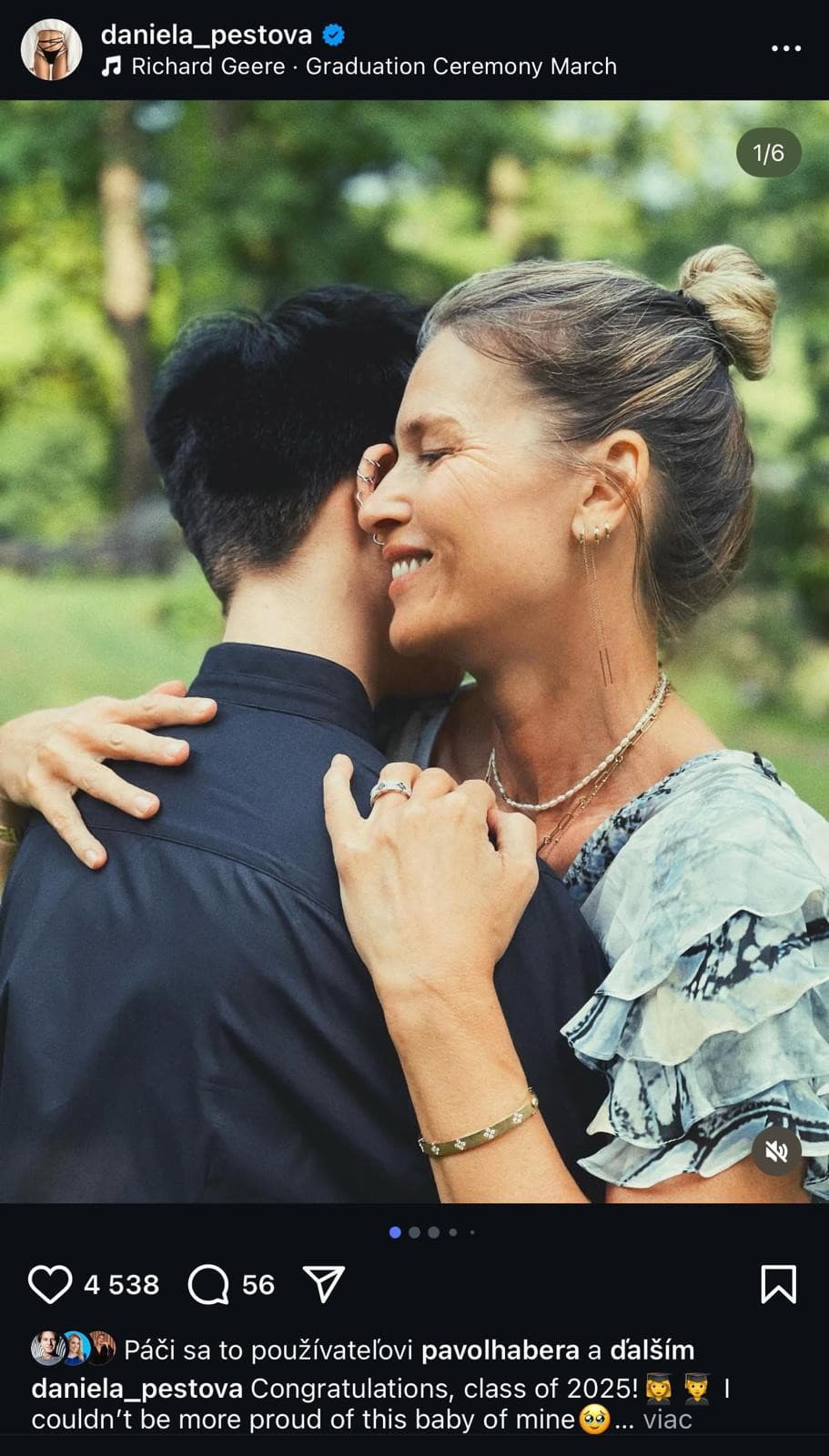 Dcéra Daniely Peštovej a Paľa Haberu, Ella, úspešne ukončila vysokoškolské štúdium.