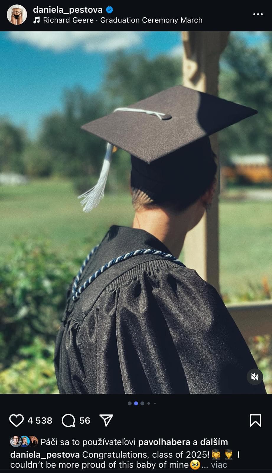 Dcéra Daniely Peštovej a Paľa Haberu, Ella, úspešne ukončila vysokoškolské štúdium.