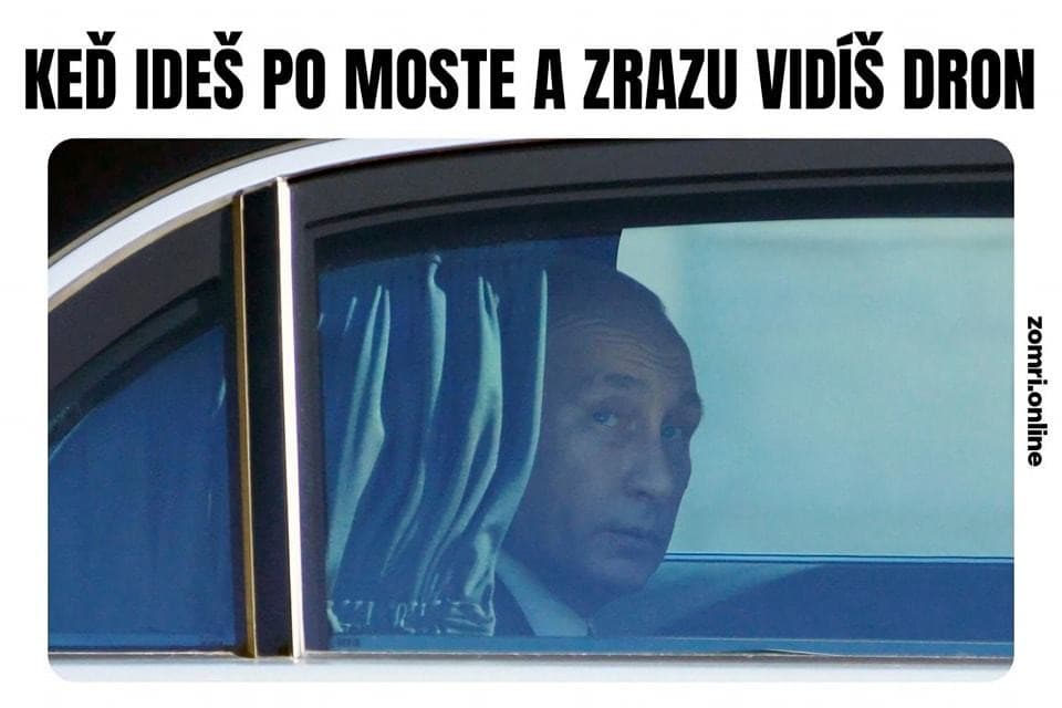 Satirická scéna sa opäť