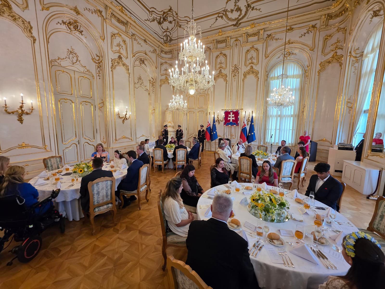 Slávnostný obed v paláci!