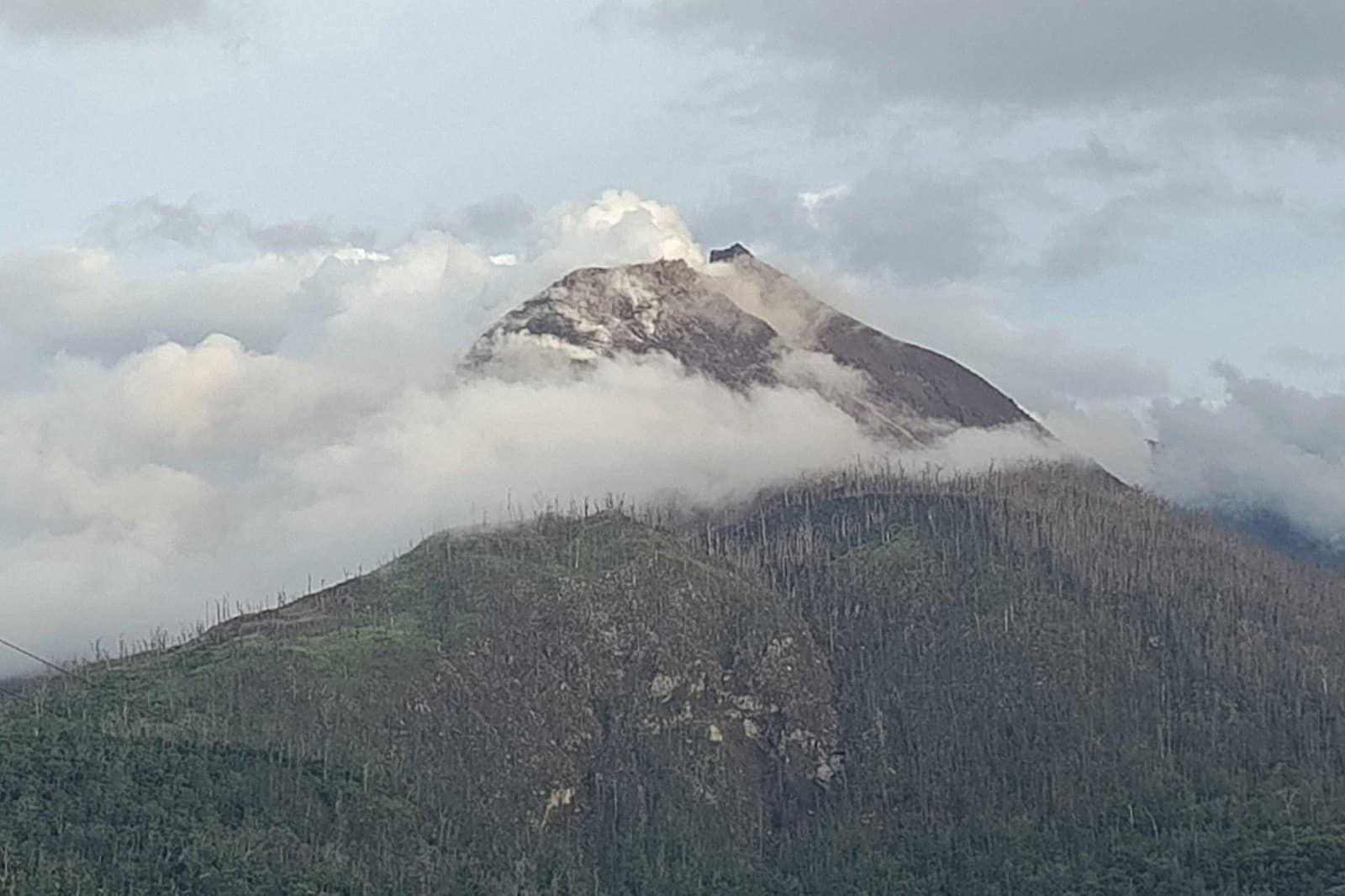 Sopka Lewotobi Laki-Laki
