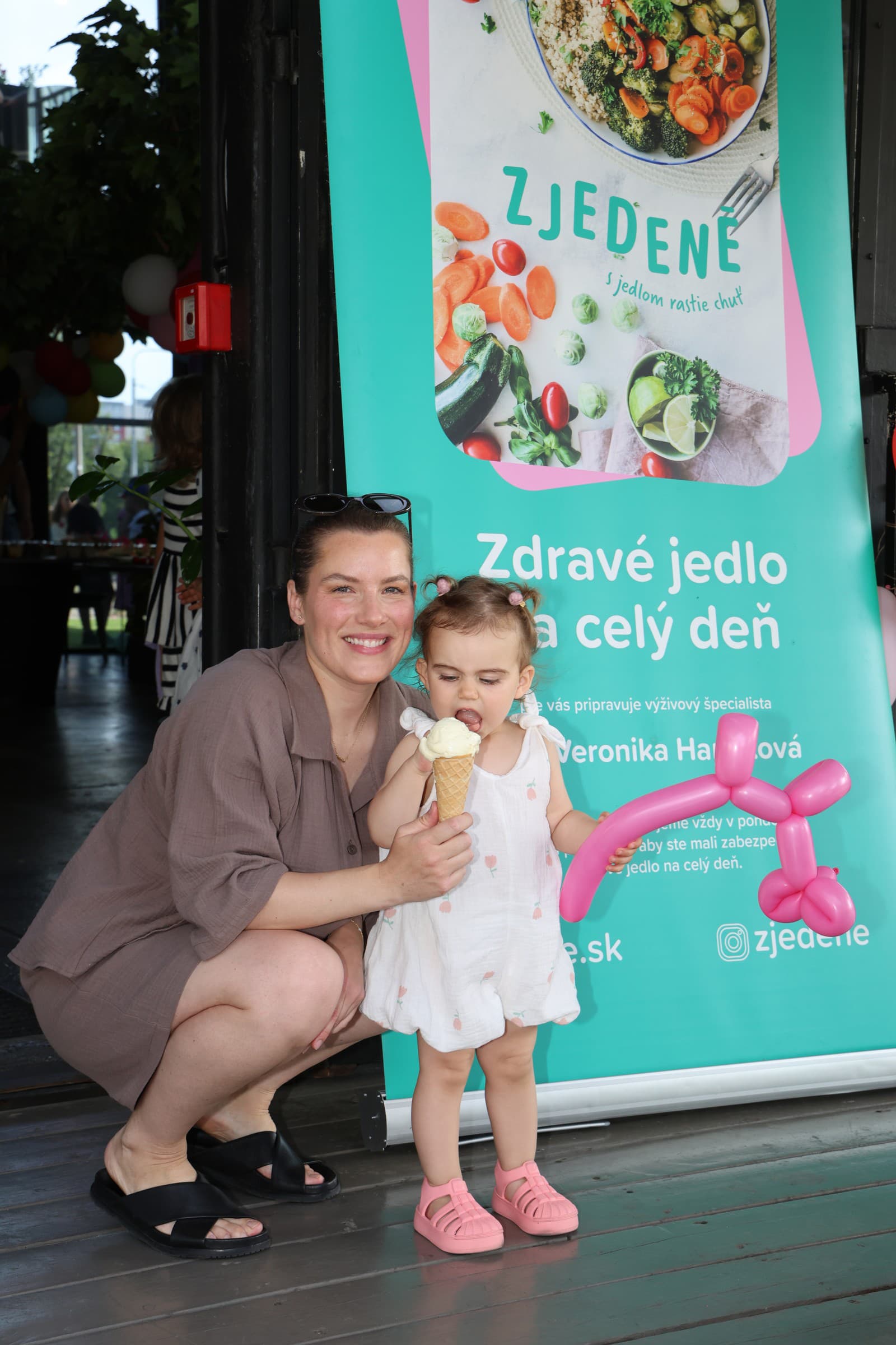Párty plná celebritných detí, Bekimova exmanželka Laura s dcérkou Eliou