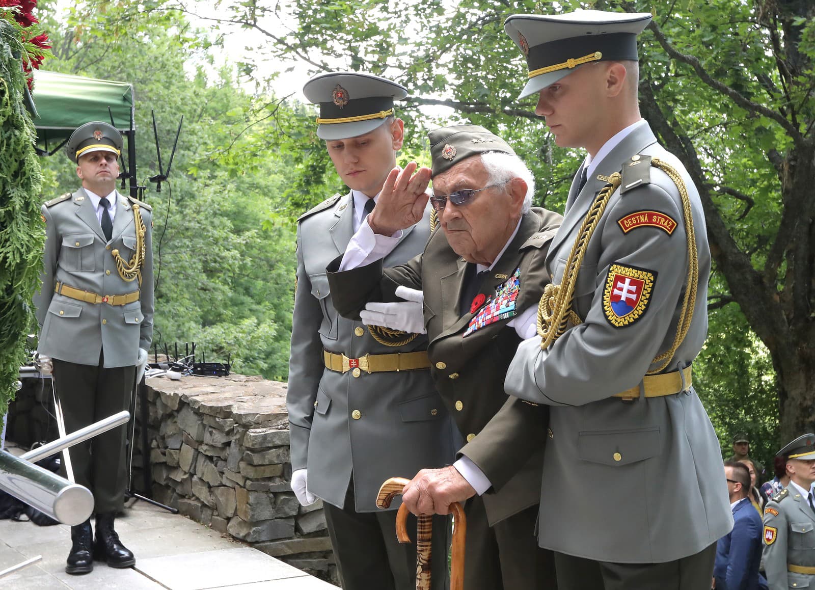 Veterán a účastník SNP Vladimír Strmeň počas 19. ročníku Stretnutia generácií pri príležitosti 80. výročia vypálenia obce Kalište