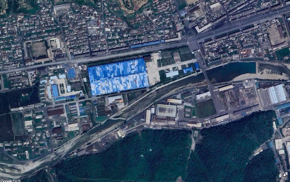 KĽDR stavia najväčšiu zbrojovku v dejinách.