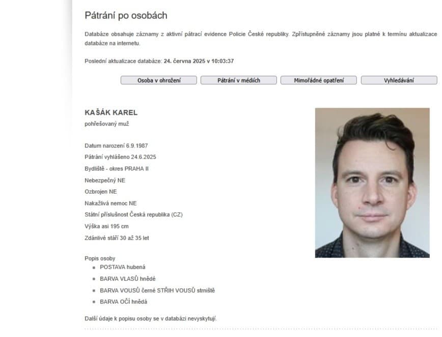 Polícia PÁTRALA po českom