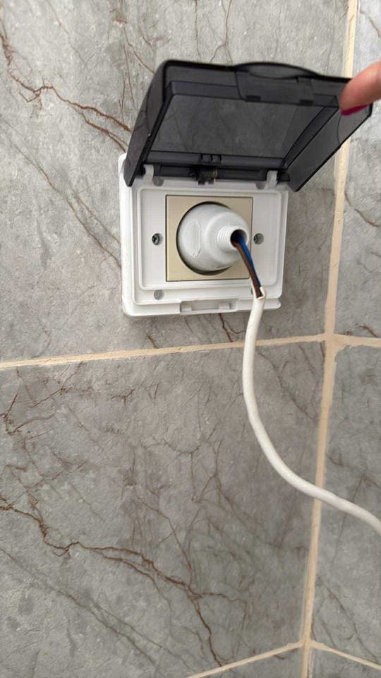 Z vysnenej dovolenky NOČNÁ