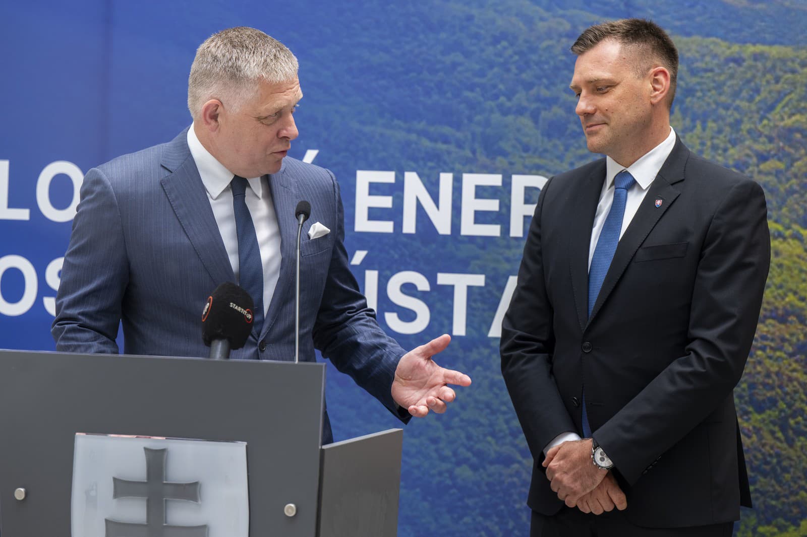 premiér SR Robert Fico (Smer-SD) a podpredseda vlády a minister životného prostredia SR Tomáš Taraba (nominant SNS) 