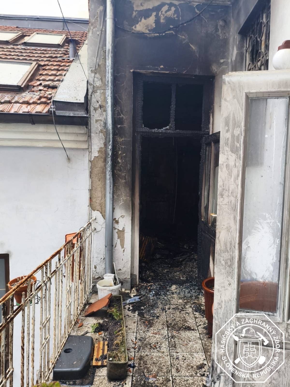 Pri požiari bytu na