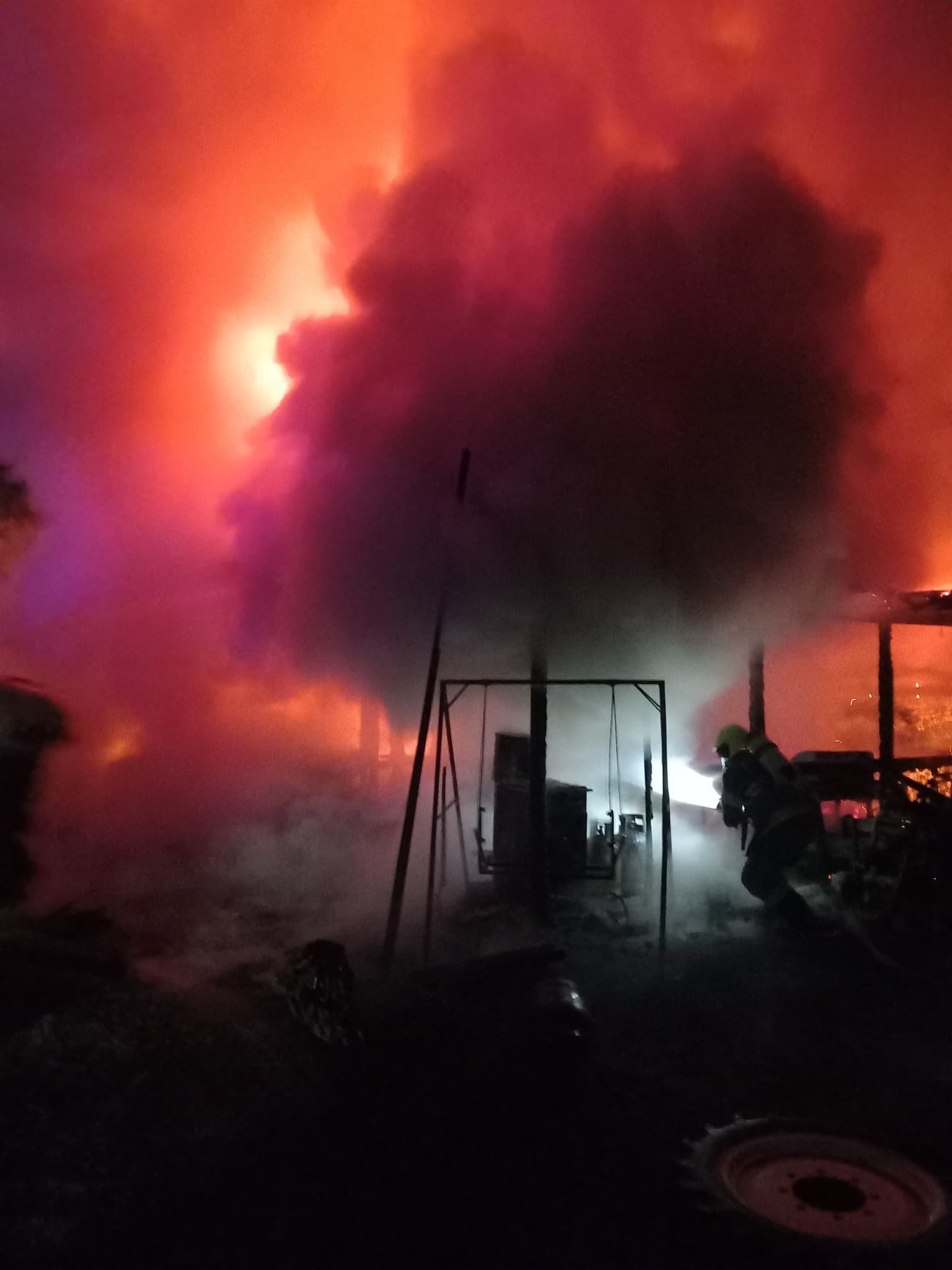 Požiar dielne pri rodinnom