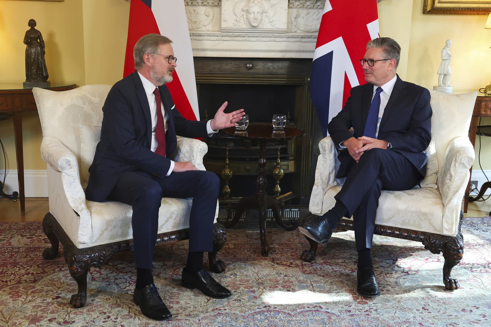 Britský premiér Keir Starmer a český premiér Petr Fiala na stretnutí v Londýne