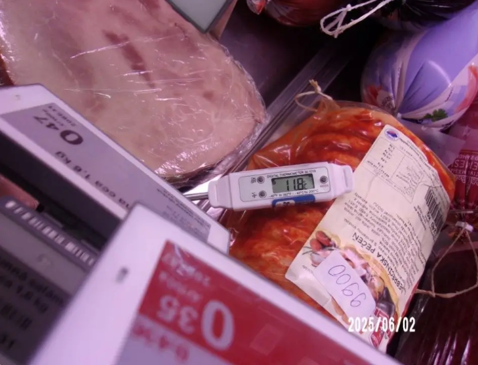 Skladovanie mäsových výrobkov pri nevyhovujúcej teplote - zistila RVPS Šaľa