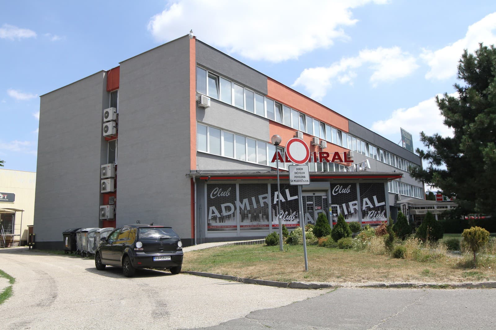 Hlas-SD sa sťahuje do budovy, v ktorej v minulosti sídlil Most-Híd, či strana Modrí. 