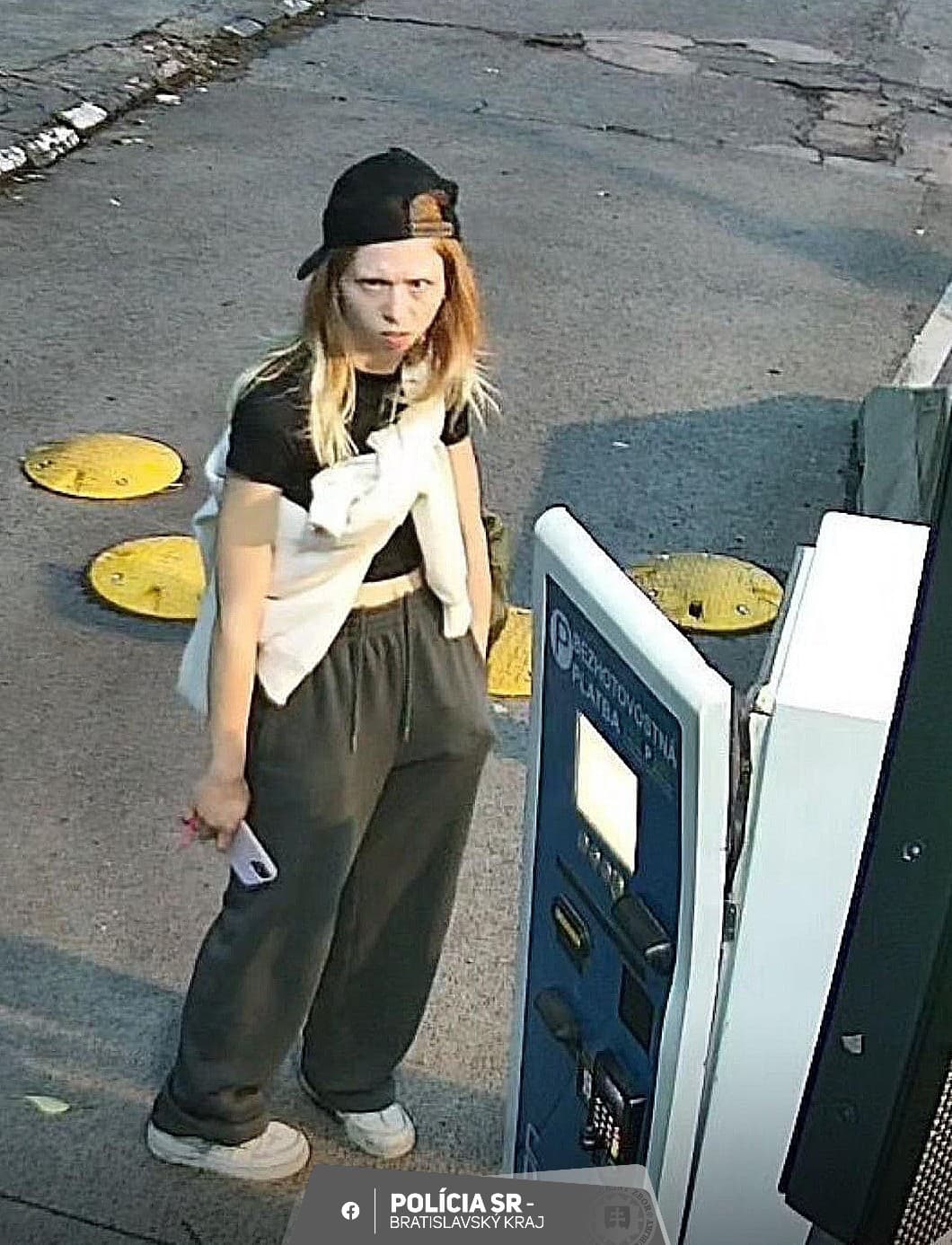Polícia pátra po totožnosti ženy