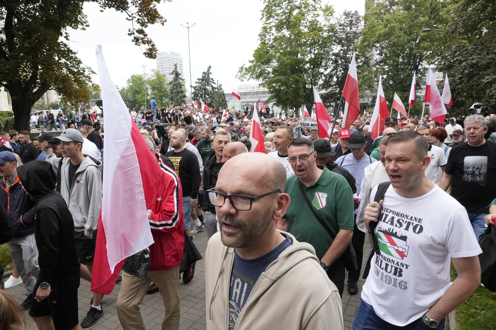 proti imigračnej politike vlády v Poľsku protestovali tisíce ľudí