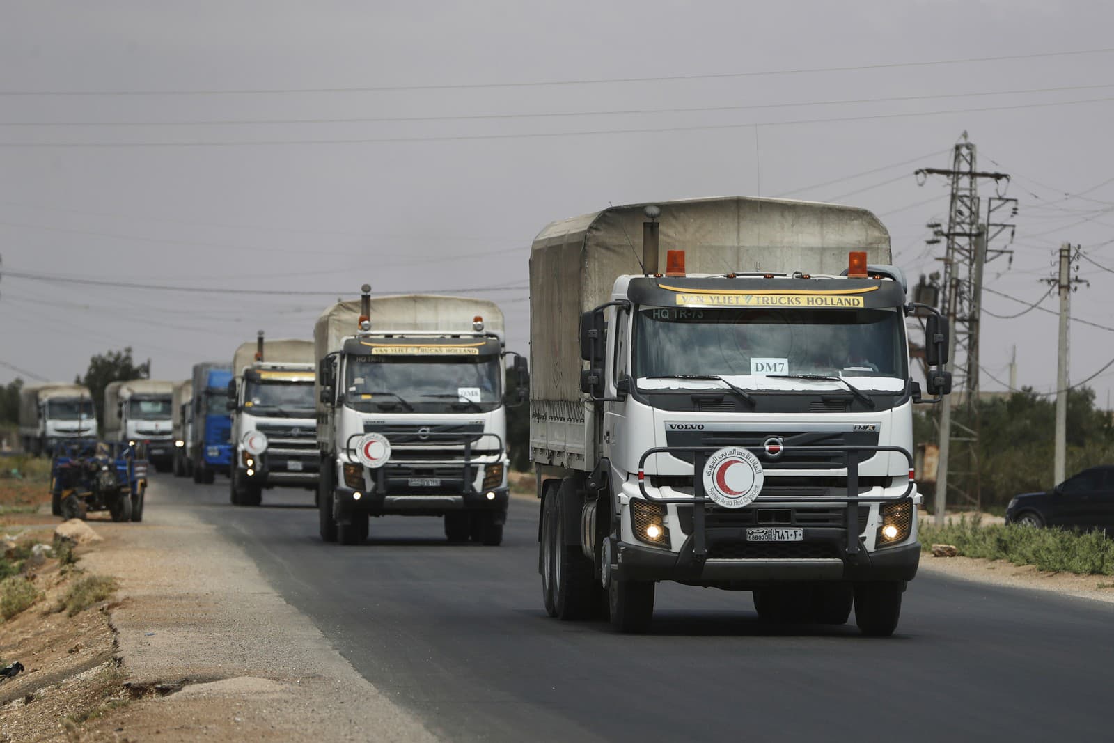 Konvoj vozidiel s humanitárnou pomocou smeruje do mesta Suwajdá na juhu Sýrie
