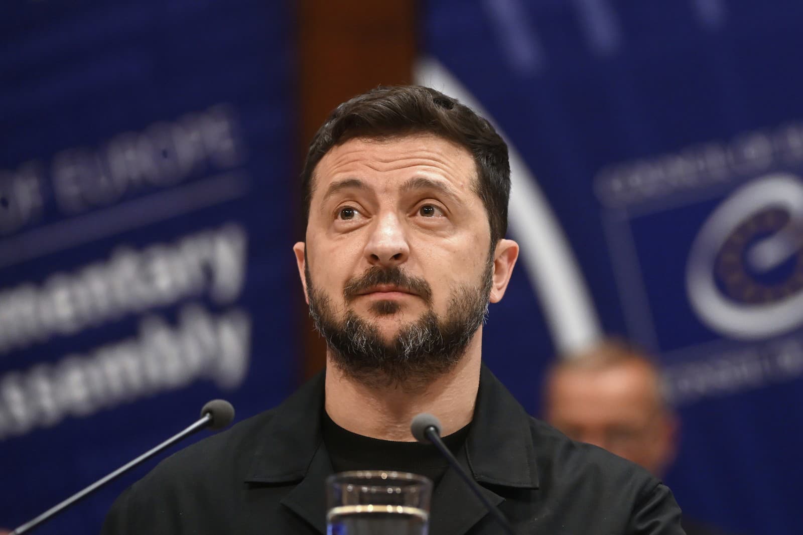 Ukrajinský prezident Volodymyr Zelenskyj počas prejavu v Rade Európy (RE)