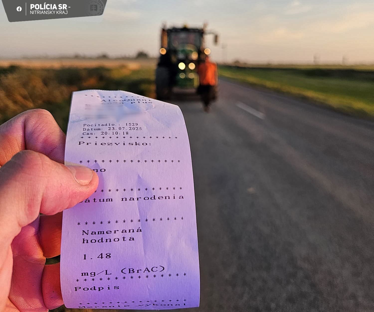 Opitý traktorista nabúral do