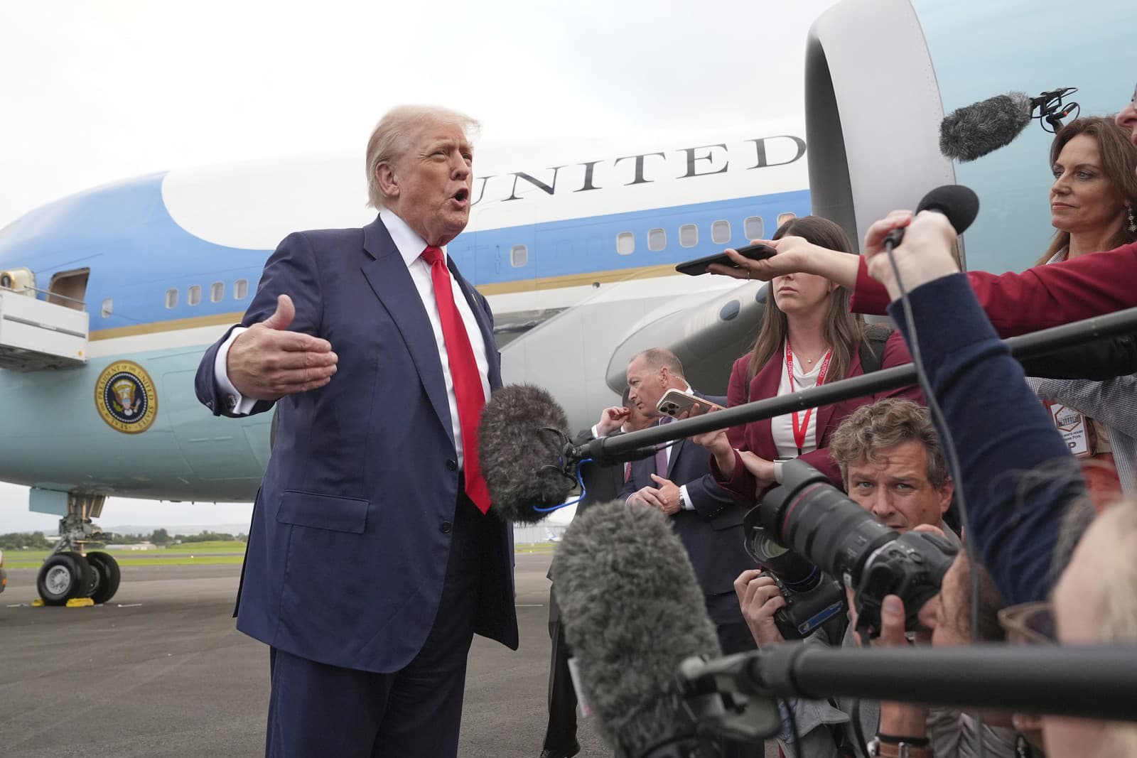 Trump si počas návštevy