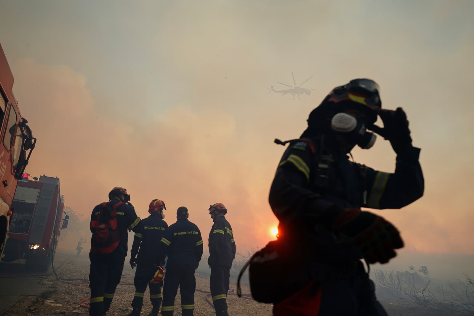 Pretrvávajúce lesné požiare v Grécku