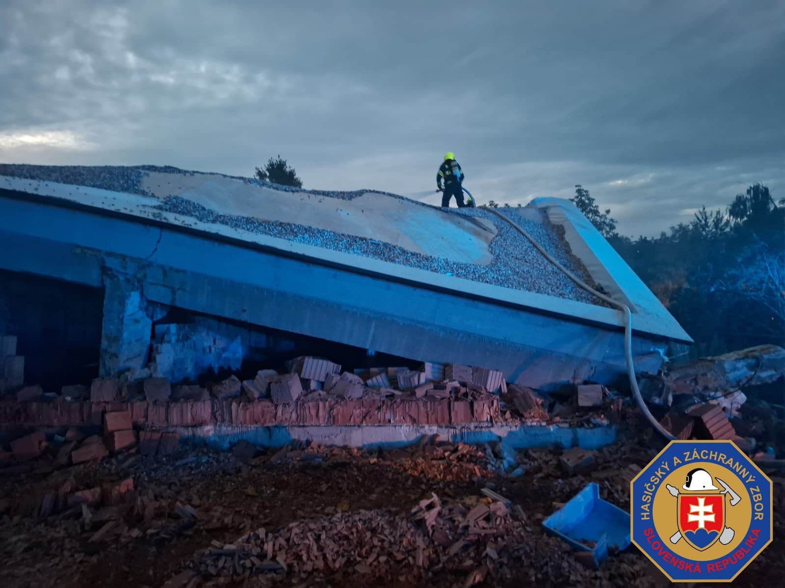 V piatok horela strecha