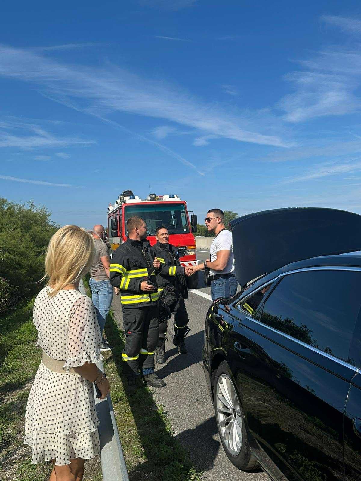 MIMORIADNE Auto s ministerkou