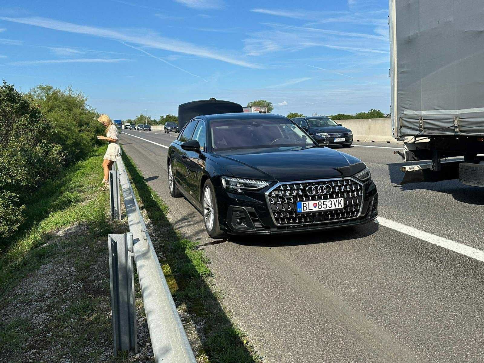 MIMORIADNE Auto s ministerkou