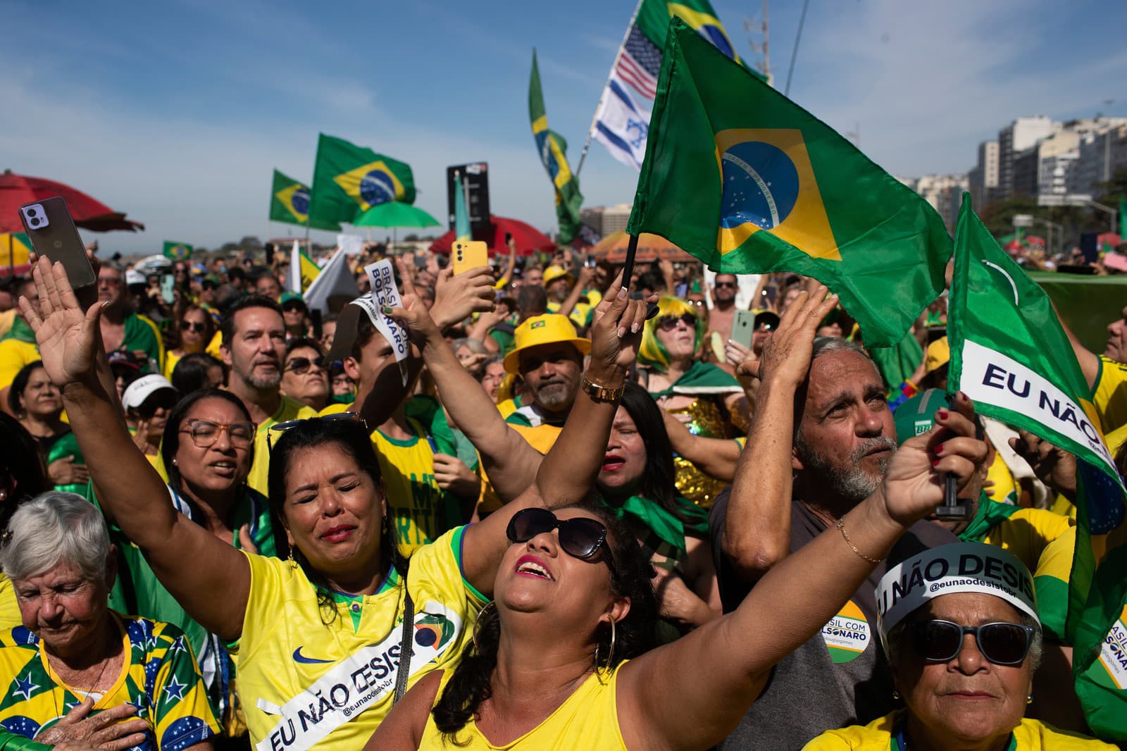 Stúpenci obvineného Bolsonara protestovali proti súdu a Lulovi, chválili Trumpa