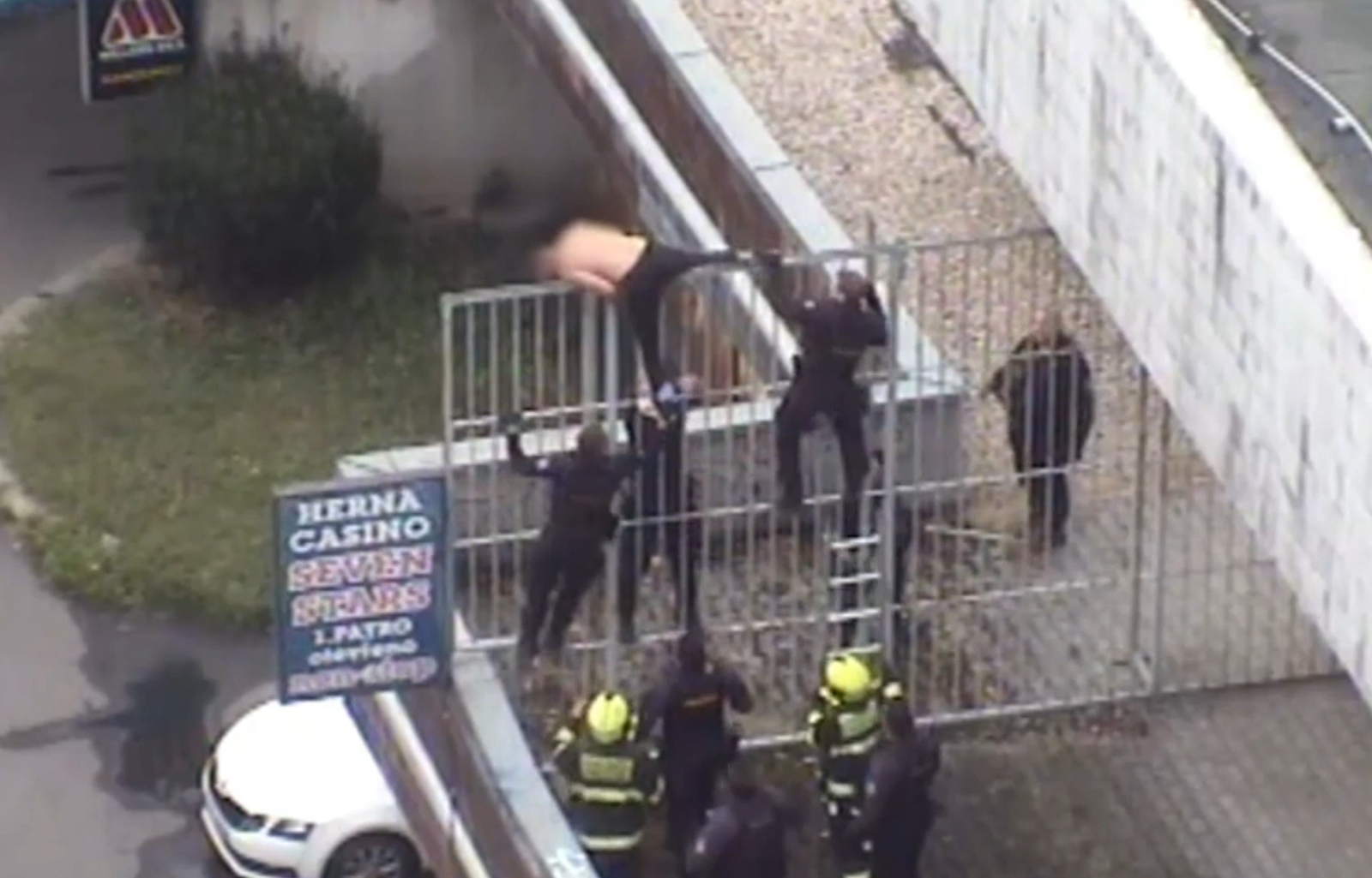 Policajná nahánačka ako z