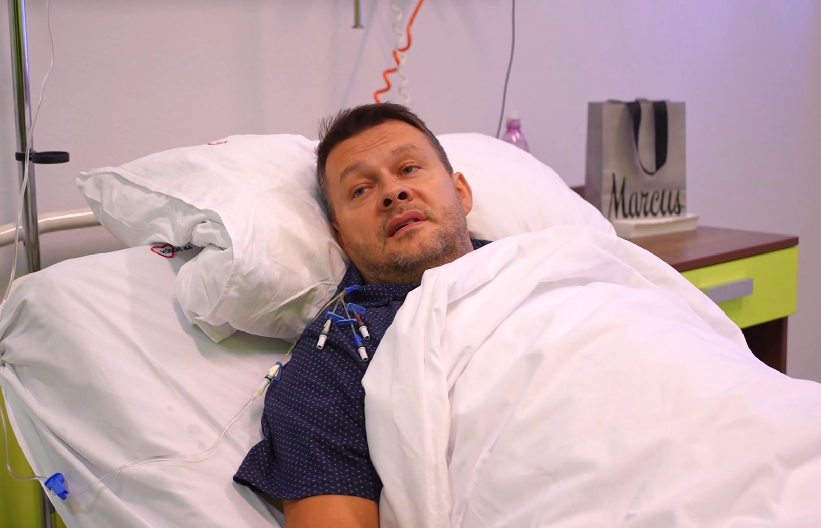 Zničený Migaľ na lôžku: