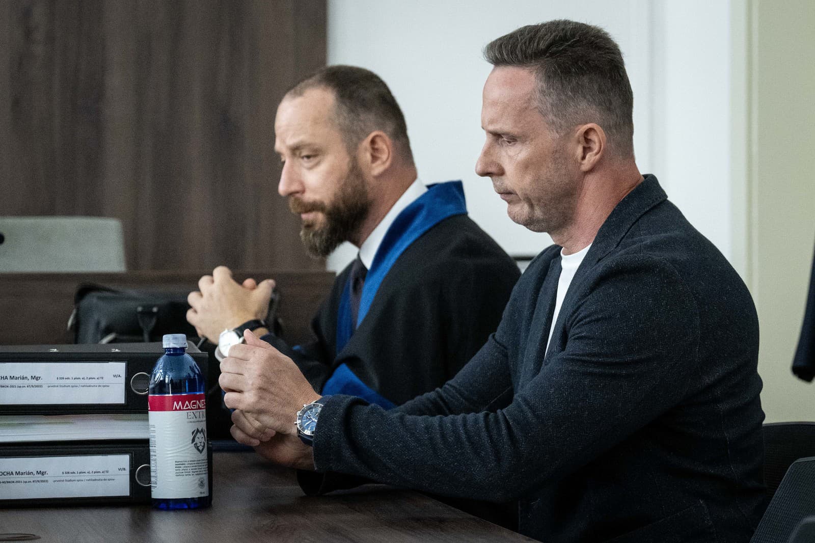 Zľava advokát Marek Para a exšéf finančnej jednotky Národnej kriminálnej agentúry (NAKA) Marián Z.