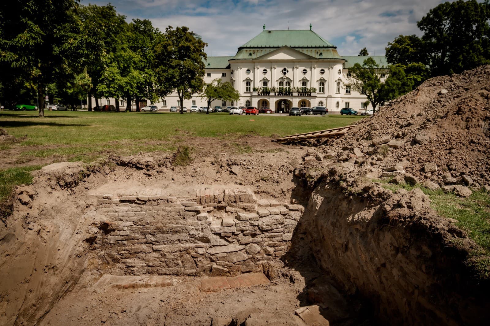 Štát si vyhrnul rukávy: