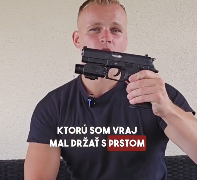 Milovník zbraní Mazurek: Husté