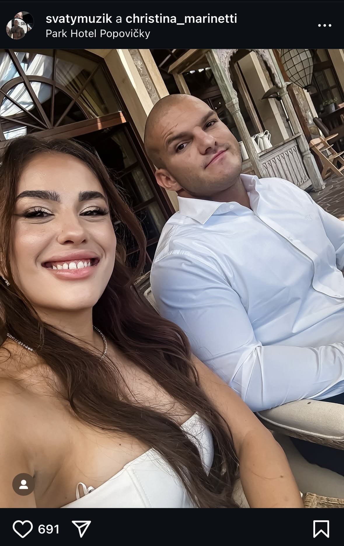 ZBITÁ hviezda Ruže sa