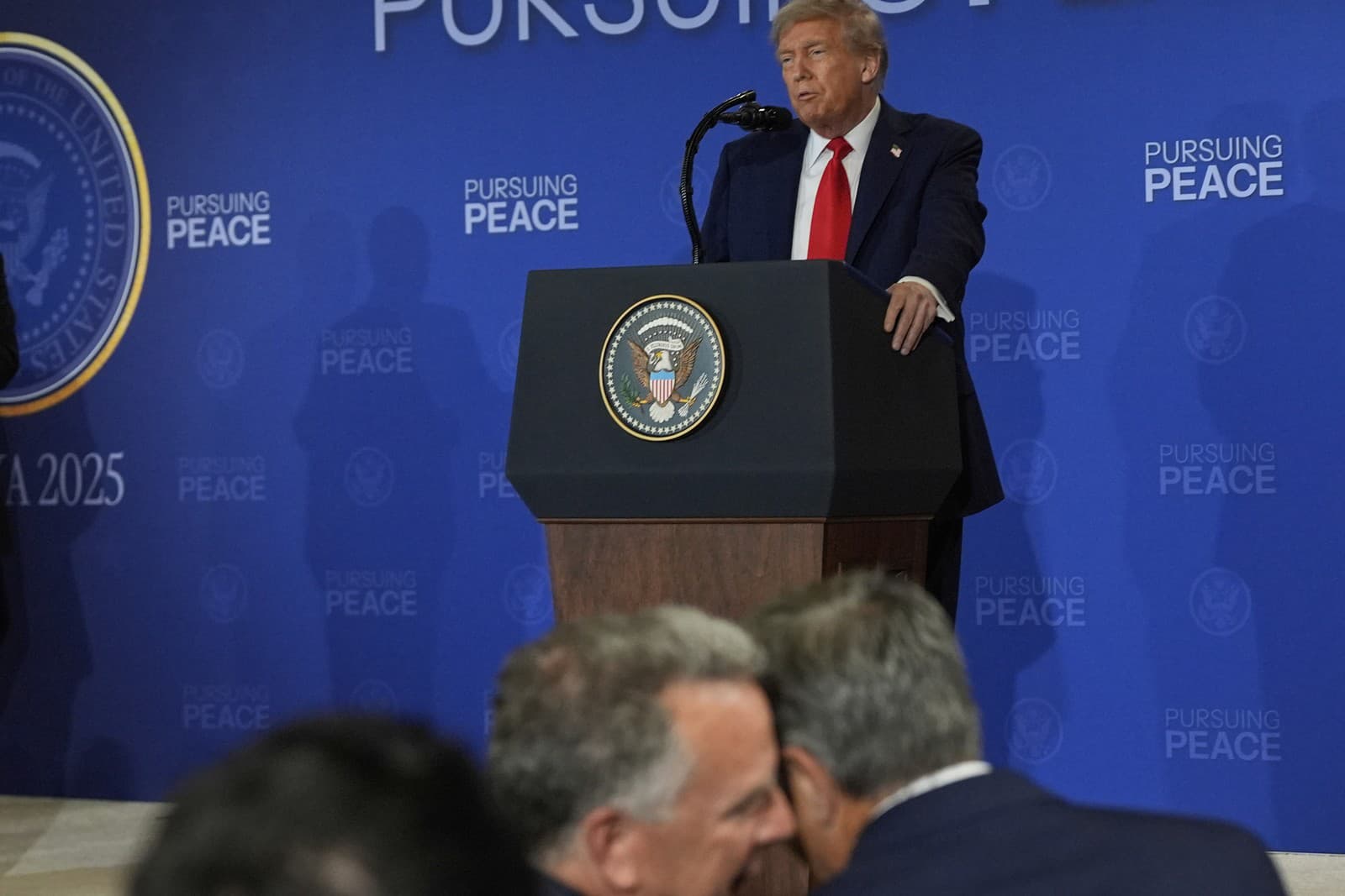 MIMORIADNY ONLINE Putin je