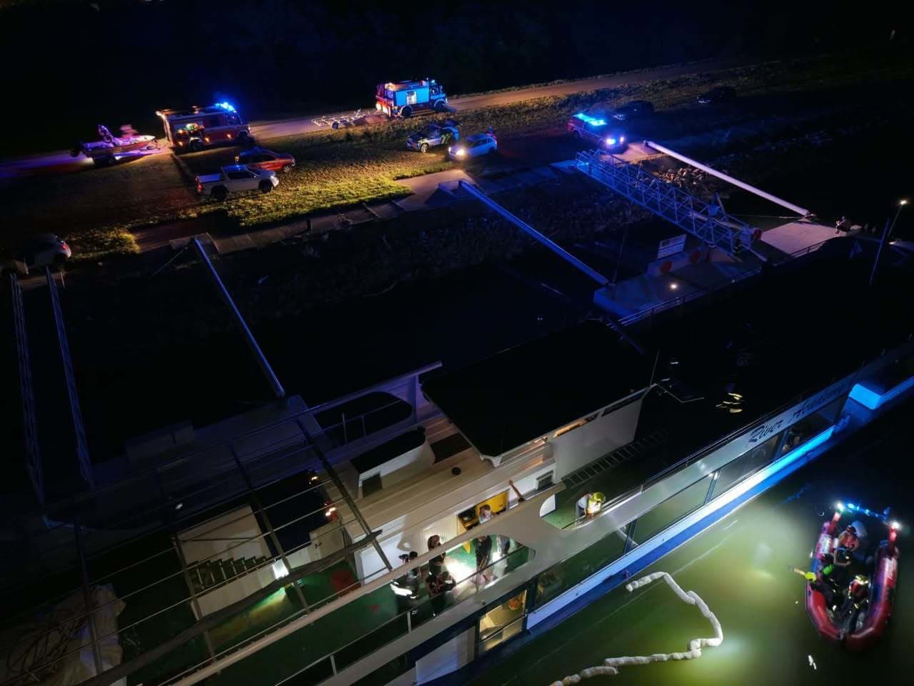 Z odstavenej lode na Dunaji pri Čilistove unikla do rieky nafta