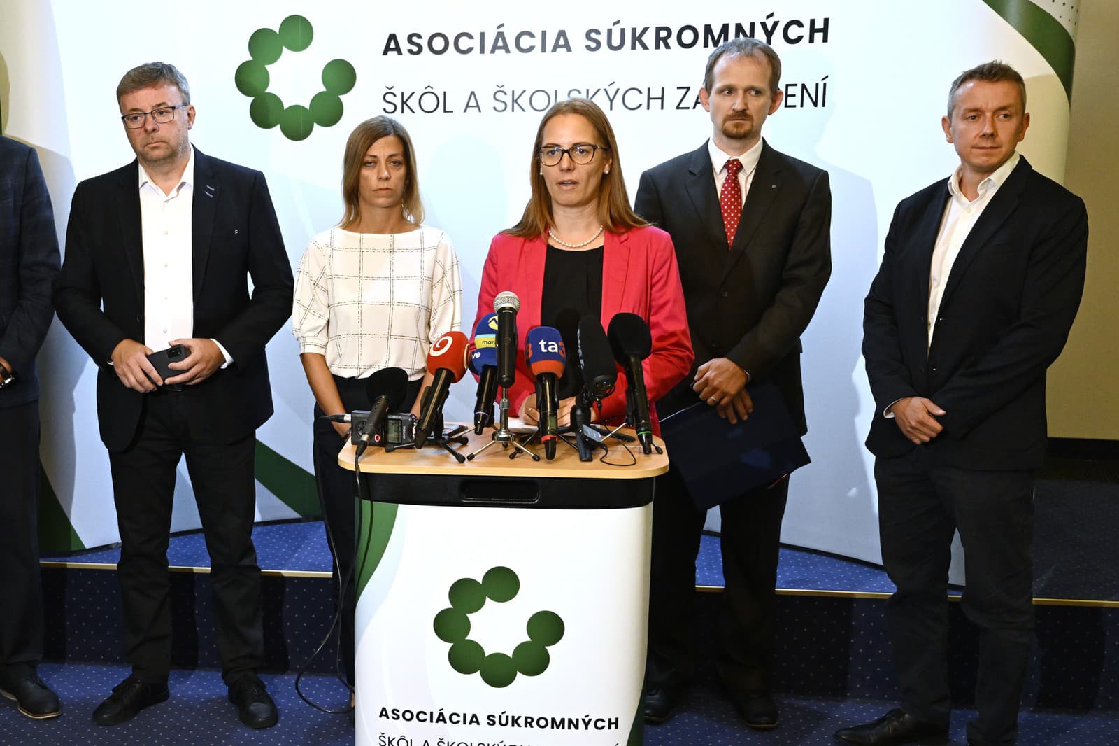 Drucker prekopal školské zákony,