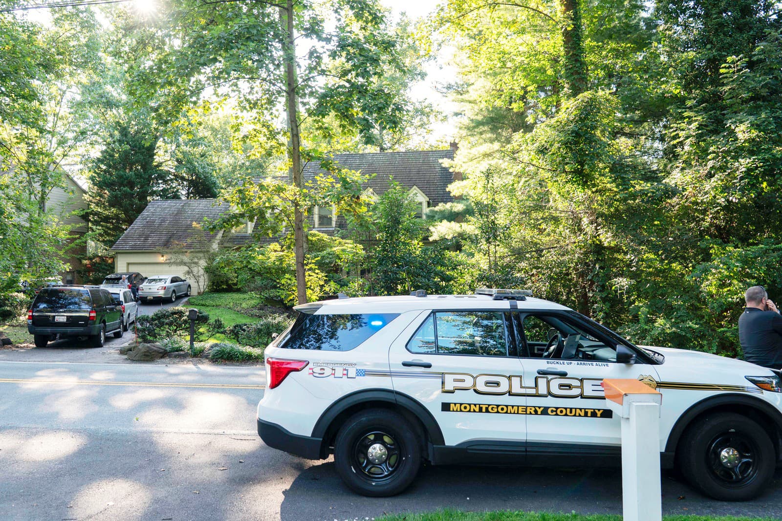 Dom bývalého Trumpovho poradcu pre národnú bezpečnosť Boltona Johna Boltona počas domovej prehliadky