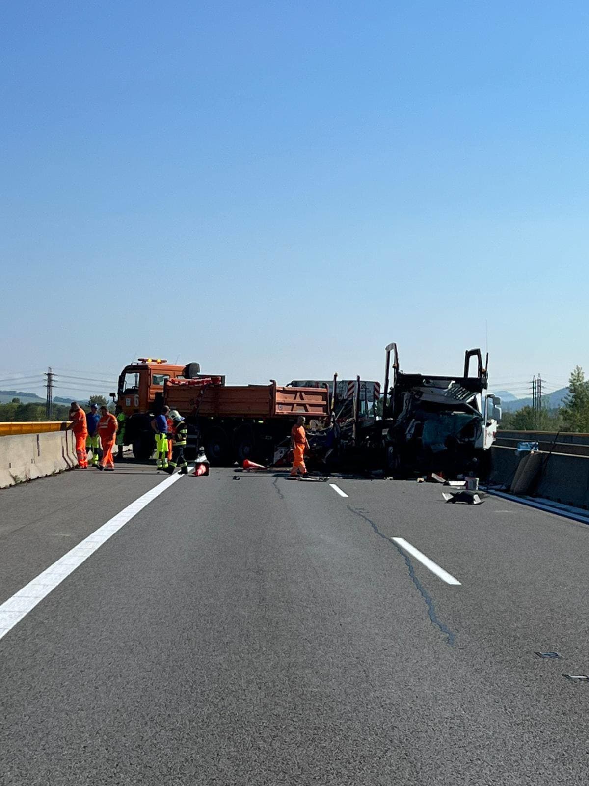 Na diaľnici D1 narazil