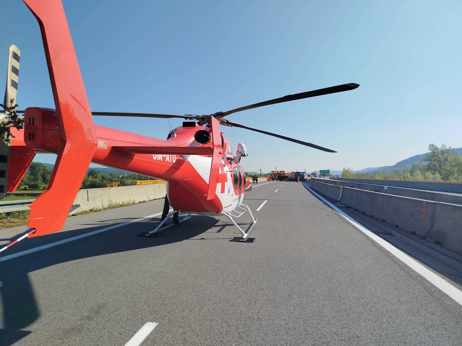 Na diaľnici D1 narazil