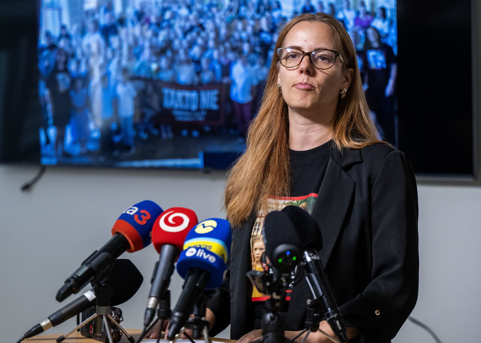 Na snímke prezidentka Asociácie súkromných škôl a školských zariadení (ASŠŠZ) počas tlačovej konferencie na tému Oficiálne vyhlásenie Asociácie súkromných škôl a školských zariadení k spusteniu protestov a pokračovaniu kampane TAKTO NIE