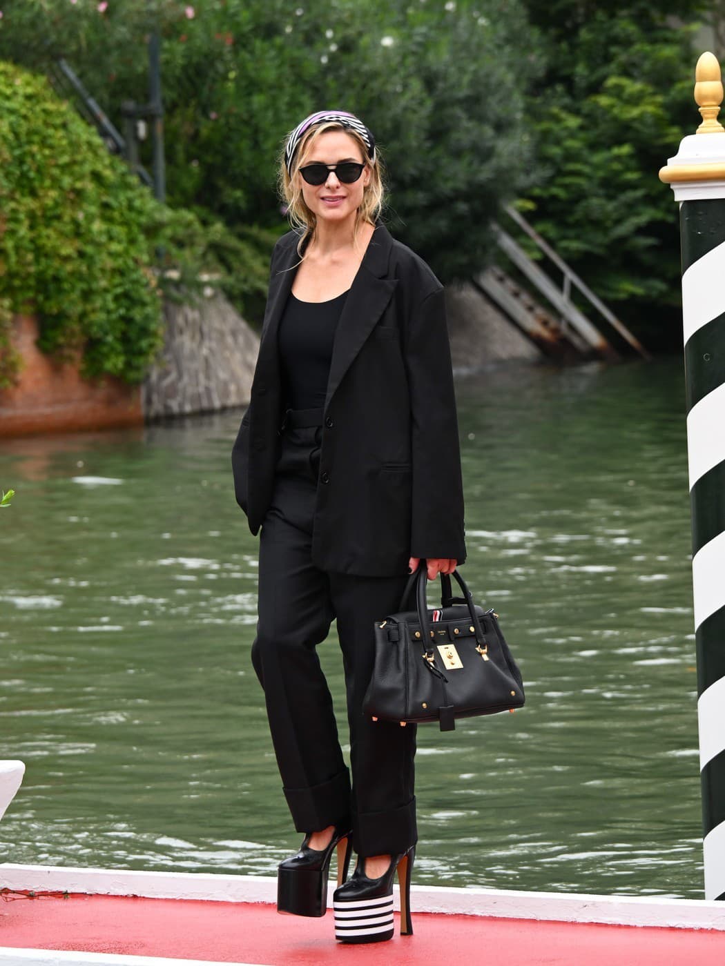 Známa herečka v Benátkach: