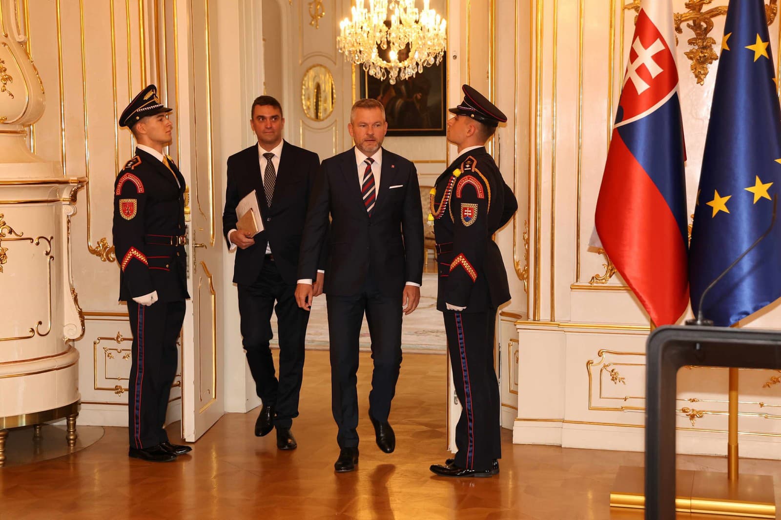 Pellegrini v paláci po