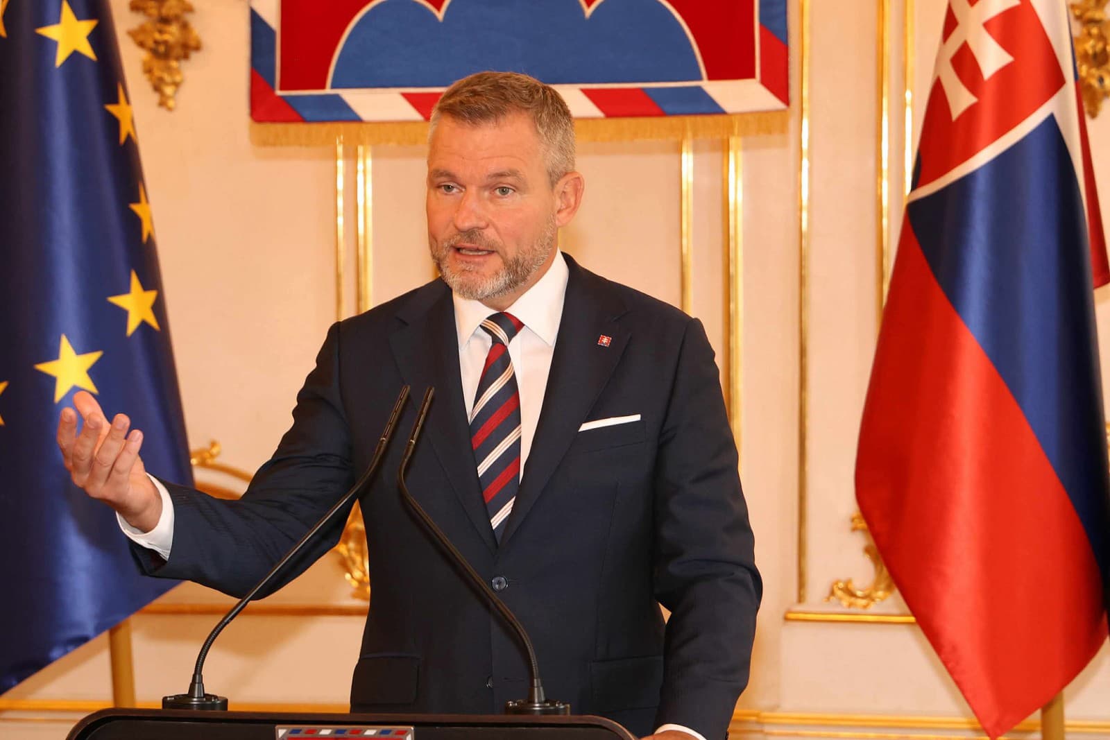 Pellegrini v paláci po