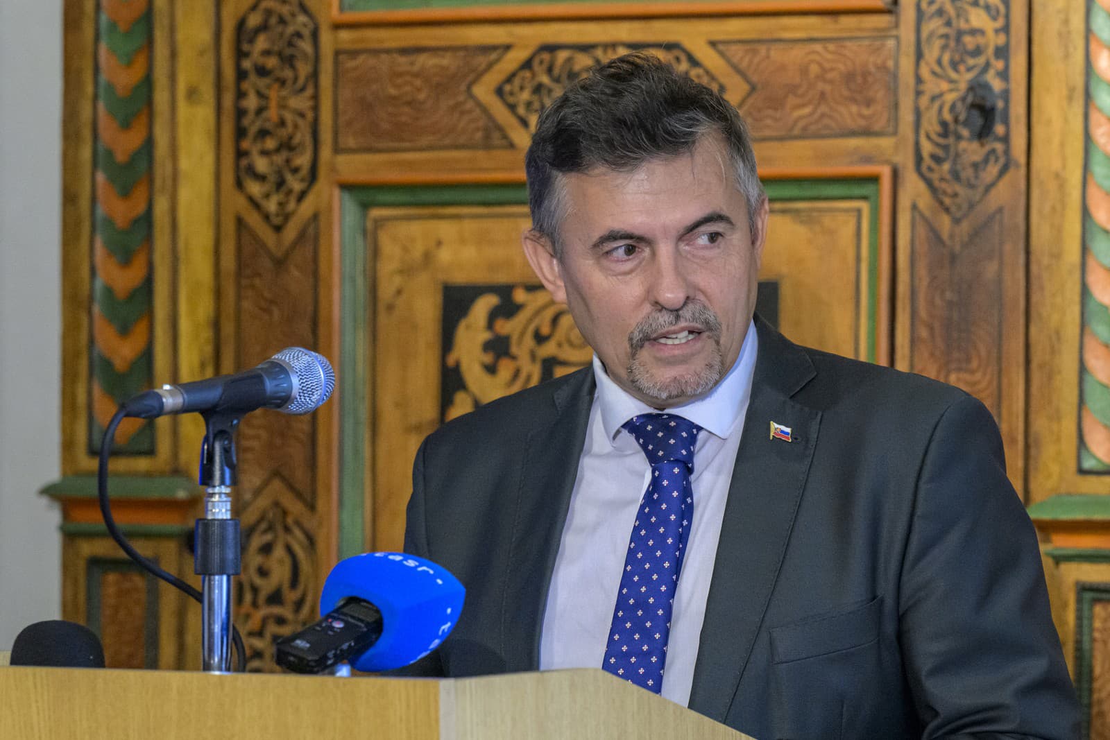 Generálny tajomník služobného úradu Ministerstva kultúry Lukáš Machala počas tlačovej konferencie k návratu busty do Levoče