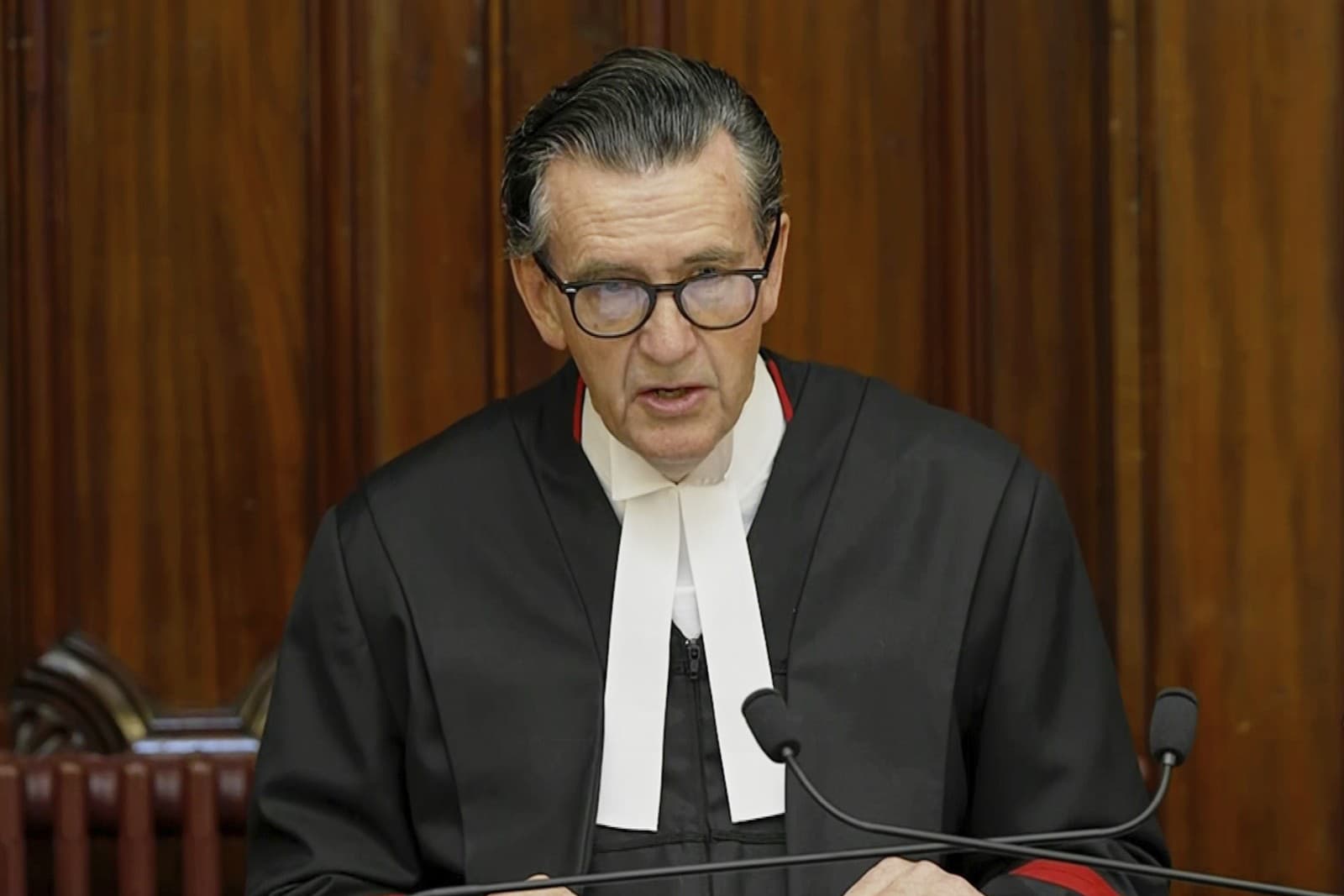 Sudca Christopher Beale prečítal rozsudok trojnásobnej vrahyni Erin Pattersonovej