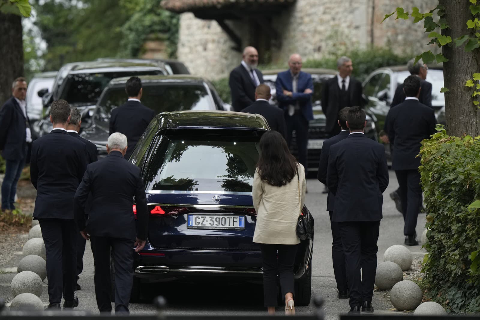 POHREB módnej legendy: Blízki