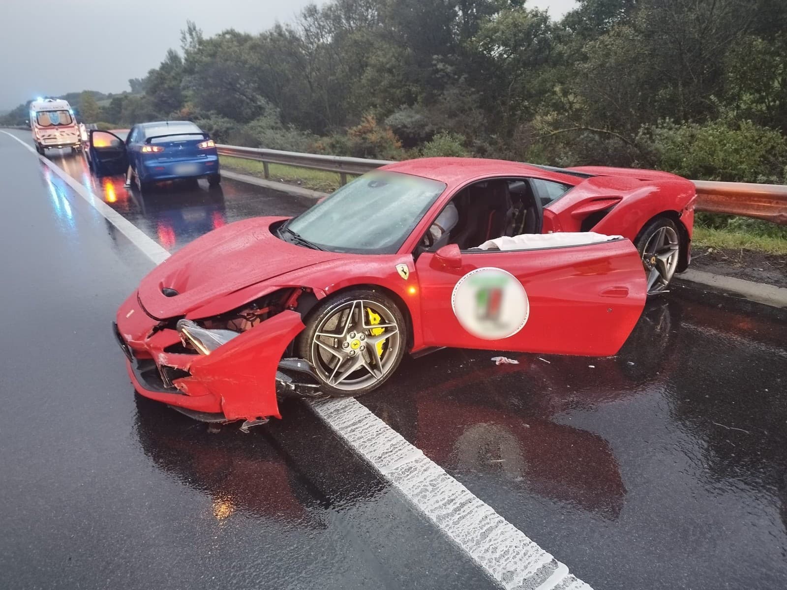 Nehoda luxusného športiaka! FOTO