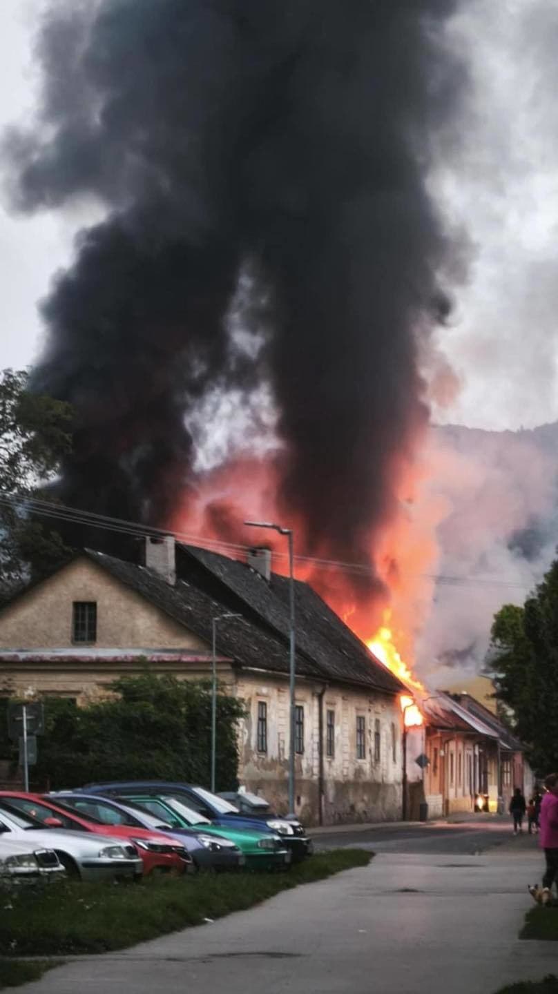 rozsiahly požiar v Dobšinej
