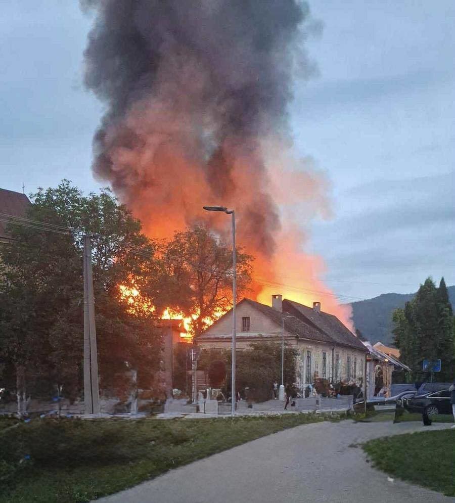 rozsiahly požiar v Dobšinej
