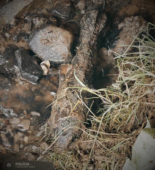 Po leteckej bombe delostrelecká